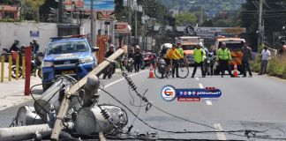 Tránsito complicado en San Lucas Sacatepéquez. Foto La Hora: El Grafico GT.