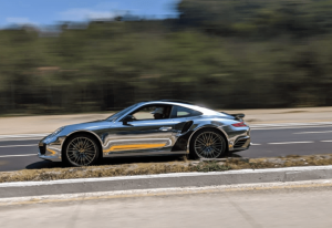 El auto de más de Q2 millones chocado en la Interamericana en el que viajó un famoso youtuber