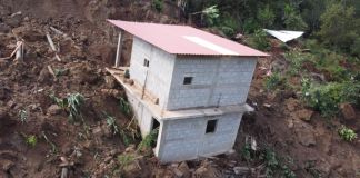Deslizamiento de tierra provocado por las fuertes lluvias en Huehuetenango. Foto La Hora: Conred