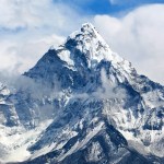 Una tormenta sin precedentes dejó a cientos de excursionistas varados en el Monte Everest.