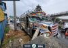 Extraurbano colisiona con parada de bus y paredón en ruta Interamericana. Foto La Hora: Asonbomd.