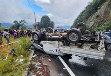 Fuerte colisión en el kilómetro 97 de la ruta Interamericana deja tres personas fallecidas Fuerte colisión en el kilómetro 97 de la carretera Interamericana. Foto La Hora: ASONBOMD