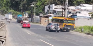 Finalizan trabajos de recapeo en Villa Nueva, usuarios se quejan por tráfico en rutas principales.