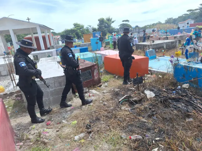 PNC_Operativos Más de 400 elementos policiales harán patrullajes en los cementerios General y la Verbena este 1 y 2 de noviembre.