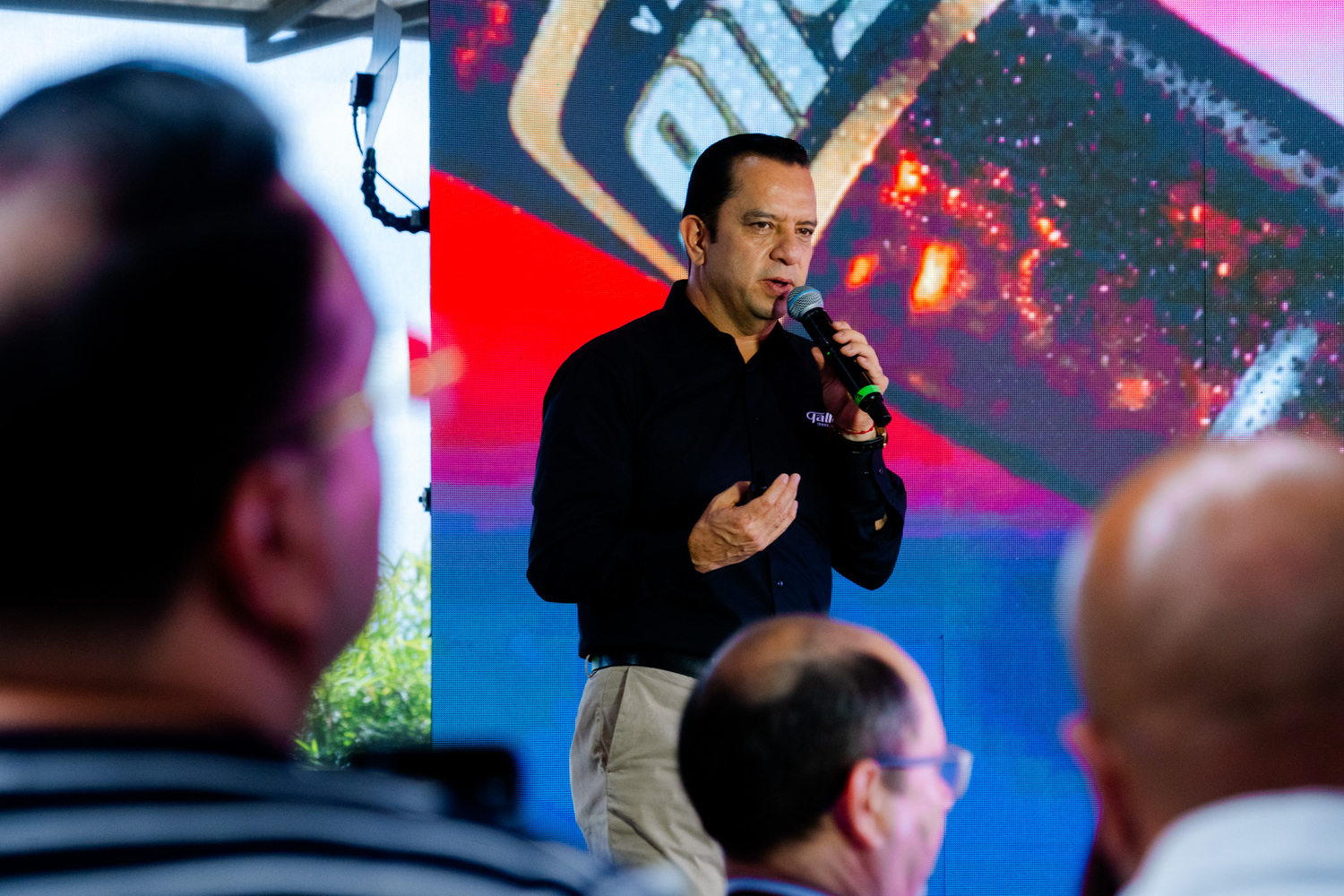 Ricardo Pontaza, gerente de marca de Cerveza Gallo en la presentación del relanzamiento de Gallo Red Lager y Gallo Dark Lager. Foto: Cortesía de Cerveza Gallo.