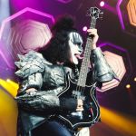 Bajista de Kiss, Gene Simmons, durante un concierto en Francia. Foto La Hora: X/ Gene Simmons