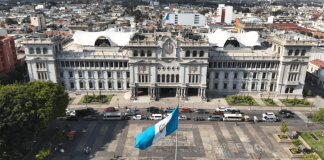 Hacia al grado de inversión Fitch Ratings mejora calificación crediticia de Guatemala de BB a BB+ estable