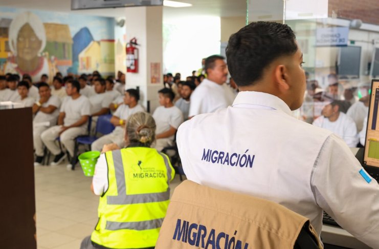 Migrantes retornados desde EE. UU. Foto La Hora: IGM