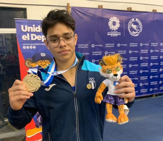 Jayco Sebastian Bourdet logra la medalla de oro en gimnasia rítmica. Foto La Hora: Carlos Vicente