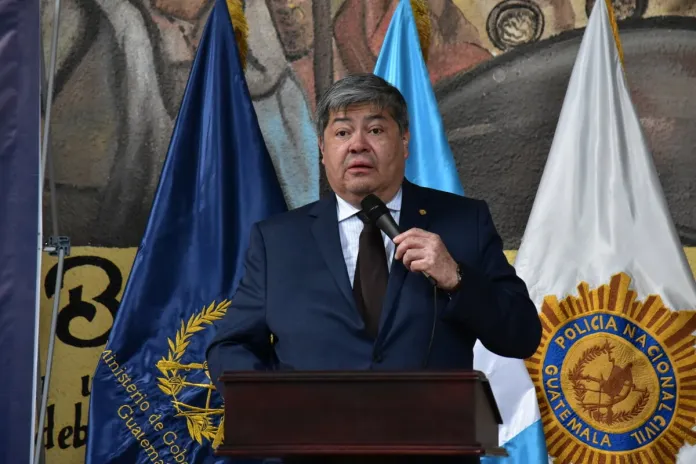 Jimenez_dafc29 El Juzgado Sexto Penal giró orden de captura contra el exministro de gobernación, Francisco Jiménez, por una supuesta vinculación al caso uniformes. Foto La Hora: Archivo