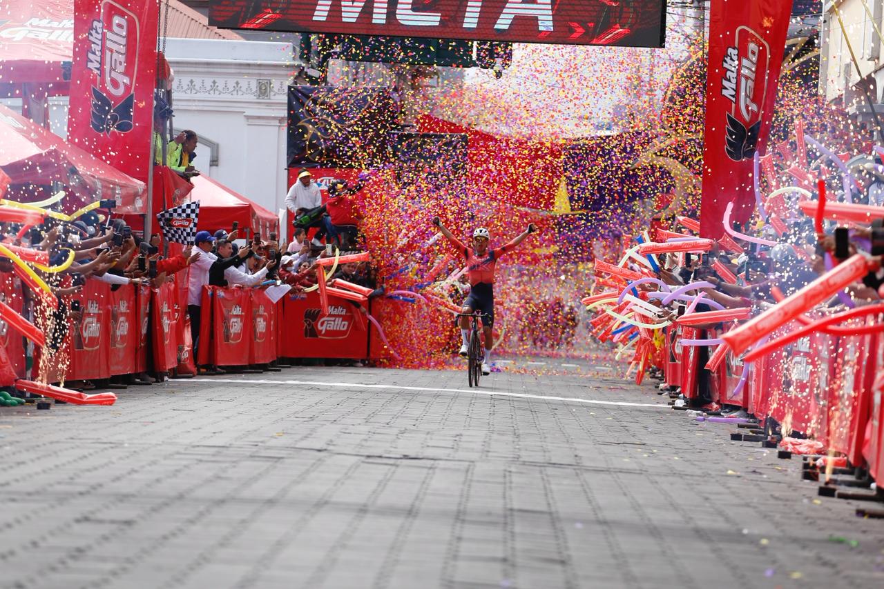 José Muñiz gana la séptima etapa de la Vuelta Ciclística a Guatemala