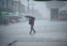 Existen altas probabilidades que el fenómeno de la Niña se alargue hasta diciembre, según Conred Archivo de lluvias registradas en la zona 1 capitalina. Foto La Hora: Fabricio Alonzo