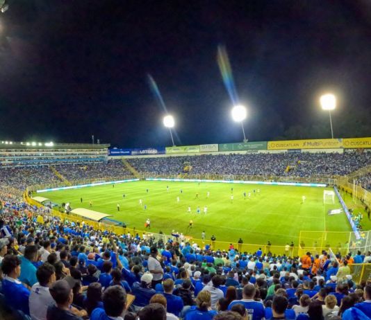 Estadio Cuscatlán en donde se jugara el partido de El Salvador vs Guatemala. Foto La Hora: La Selecta