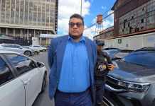 Autoridades capturaron al jefe de presupuesto del Ministerio de Salud, quien espera ser escuchado por juez competente. Foto La Hora: Sergio Osegueda