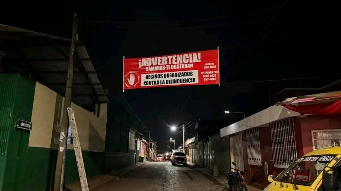 Mantas 2 Vecinos han manifestado su preocupación por la inseguridad en el municipio. Foto La Hora. RR.SS.