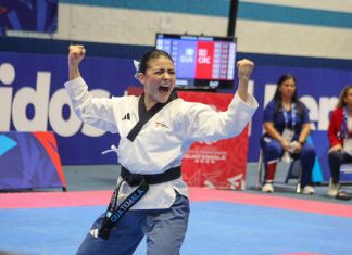 María Alejandra Higueros, abanderada de la delegación de Guatemala. Foto: La Hora/Carlos Vicente.
