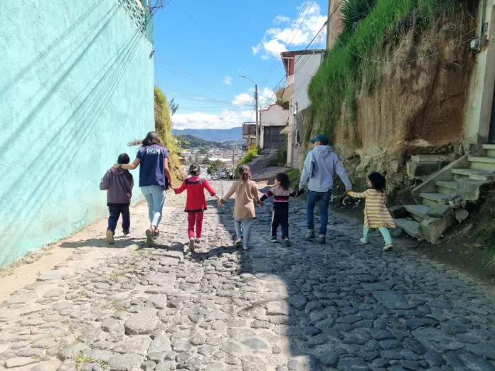 Menores Delegación Departamental de Quetzaltenango rescató a cinco niños de 11, 10, 8, 6 y 5 años. Foto La Hora: PGN.