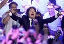 Milei tras victoria en las elecciones legislativas: «Hoy comienza la construcción de la Argentina grande» Milei elecciones Argentina