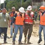 Ministro del CIV en el derrumbe del kilómetro 24 de Carretera a El Salvador. Foto La Hora: José Orozco