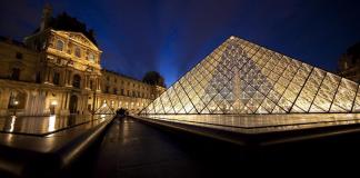 El Louvre cerró este domingo tras un atraco sin heridos, informó la ministra Rachida Dati.