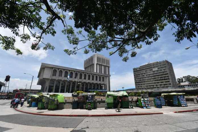 Carlos Lucero convocó a un nuevo intento por elegir presidente del Organismo Judicial para el próximo miércoles. Foto La Hora: Sergio Osegueda