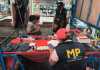 La PNC y el MP durante los allanamientos en mercados. Foto La Hora: PNC