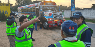 Para este fin de semana se espera una masiva afluencia de viajeros en las terminales de buses, quienes aprovechan el descanso para visitar a sus seres queridos en su lugar de origen. Foto La Hora: DGT