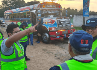 Para este fin de semana se espera una masiva afluencia de viajeros en las terminales de buses, quienes aprovechan el descanso para visitar a sus seres queridos en su lugar de origen. Foto La Hora: DGT