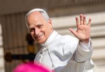 Papa León XIV apoya plan de Trump para la paz en Gaza y pide coherencia en la defensa de la vida El Papa León XIV saluda a los fieles a su llegada a la Audiencia del Jubileo en la plaza de San Pedro, en el Vaticano. Foto: La Hora/ EFE