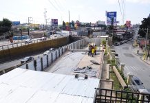Construcción del nuevo paso a desnivel en Santa Catarina Pinula. Foto la Hora: Sebastián Siero