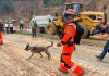 Bomberos Voluntarios en la búsqueda de una persona desaparecida por derrumbe. Foto La Hora: Cuerpo de Bomberos Voluntarios