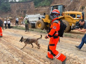 Derrumbe en Carretera a El Salvador: Autoridades buscan a una persona reportada como desaparecida