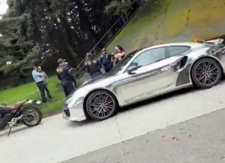 Porsche chocado en ruta Interamericana. Foto La Hora: Redes sociales