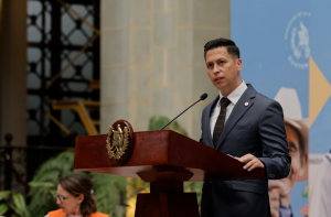 En expectativa por disposición de cargo, viceministro Portillo señala a funcionarios de corrupción