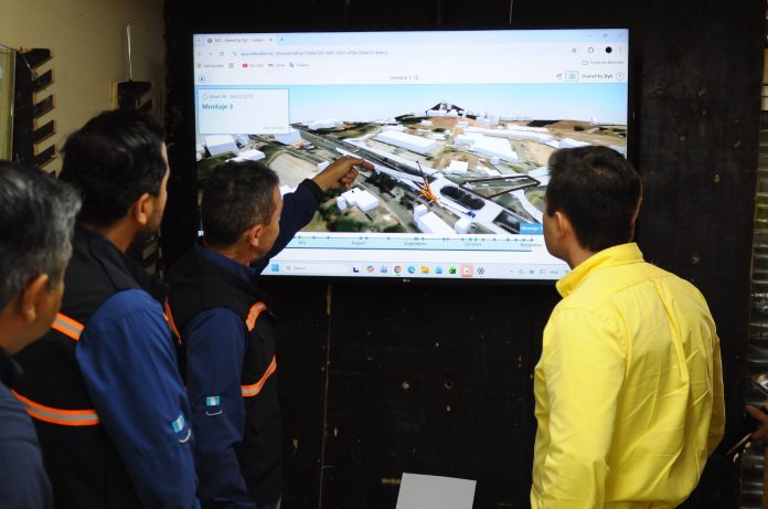 Prentasion del modelo del paso a desnivel Prestación del modelo del paso a desnivel de San José Pinula. Foto La Hora: Sebastián Siero