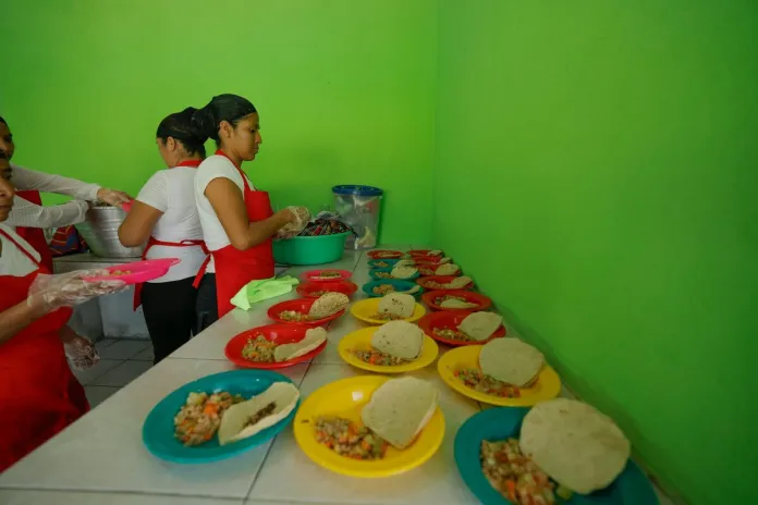 SAT explica como funciona la retencion de impuestos del programa de alimentacion escolar SAT explica cómo funciona la retención de impuestos del programa de alimentación escolar