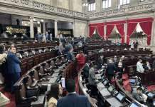 Diputados intentarían sesionar en secreto este martes por iniciativa contra las maras y pandillas Sesión Secreta del 14 de octubre en el pleno del Congreso. Foto La Hora: José Orozco
