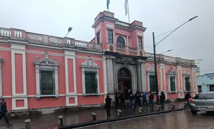 Diligencia de Allanamiento en el Tribunal Supremo Electoral. Foto La Hora: PNC