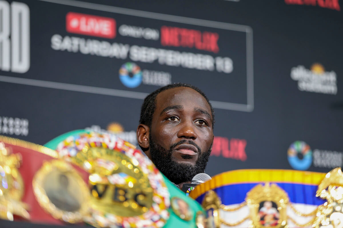 Terence Crawford fue detenido a punta de pistola por la policía tras confuso incidente