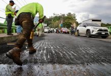 Trabajos municipales en Ciudad San Cristóbal dificultan tránsito vehicular en sectores aledaños Trabajos municipales realizados en el puente San Cristóbal. Foto La Hora: Neto Bran