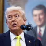 Trump dice que analiza emprender ataques en territorio venezolano.