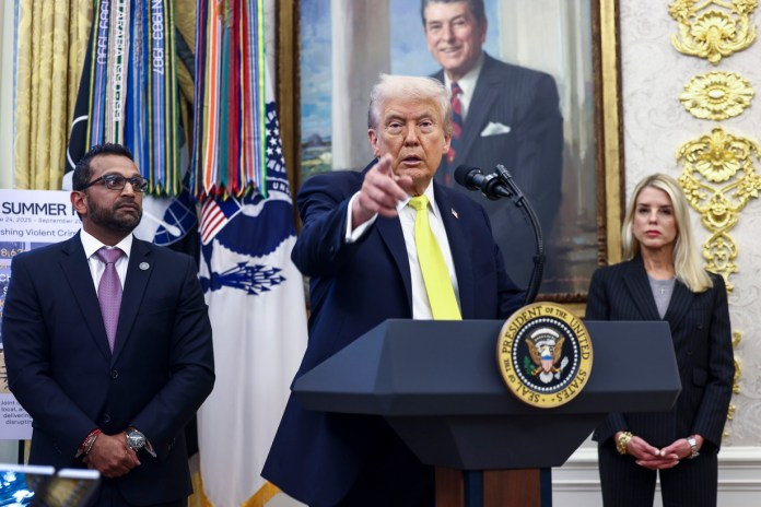 Trump autoriza a la CIA a ejecutar operaciones encubiertas en Venezuela.