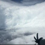 Vuelo de reconocimiento del escuadrón meteorológico de la Fuerza Aérea de EE. UU. Foto La Hora: RRSS @sentdefender