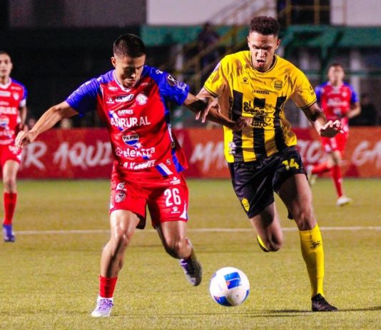 Xelajú MC pasa a la final de la Copa Centroamericana al vencer en penales a Real España. Foto La Hora; Concacaf