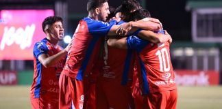 Celebración de Xelajú FC tras su victoria contra Sporting San Miguelito en el partido de ida. Foto La Hora: Xelajú FC