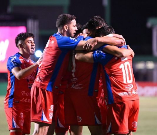 Celebración de Xelajú FC tras su victoria contra Sporting San Miguelito en el partido de ida. Foto La Hora: Xelajú FC