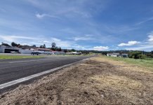 La DGAC realiza chapeo como mantenimiento en el aeródromo de Cobán.