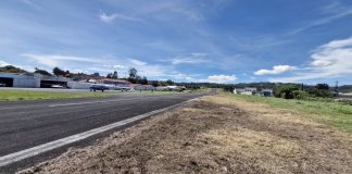 La DGAC realiza chapeo como mantenimiento en el aeródromo de Cobán.