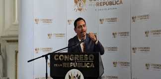 El diputado José Chic presenta una apelación por conseguir un amparo en contra de Mynor Herrera que continúe en la comisión de postulación del TSE. Foto: La Hora