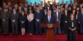 El presidente, Bernardo Arévalo, en cadena nacional, señala a Consuelo Porras y Fredy Orellana de intentar dar un golpe de Estado. Foto: Gobierno de Guatemala